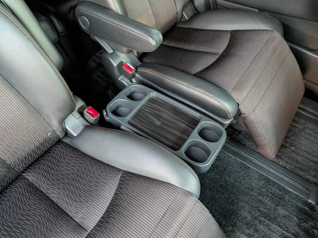 エルグランド ２５０ハイウェイスターアーバンクロム　後席モニター／半革シート／クルーズコントロール／横滑り防止装置／ＥＴＣ／純正ナビ／地デジ／Ｂｌｕｅｔｏｏｔｈ／バックカメラ／ＬＥＤオートライト／純正１８ＡＷ（48枚目）