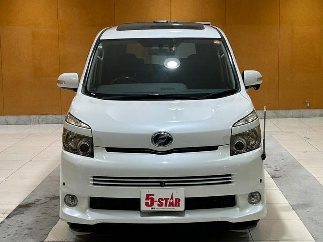 ヴォクシー ＺＳ　サンルーフ／両側電動スライドドア／ＥＴＣ／パドルシフト／純正ナビ／Ｂｌｕｅｔｏｏｔｈ／バックカメラ／ＨＩＤオートライト／純正ＡＷ（10枚目）