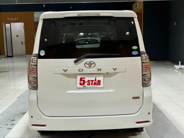 ヴォクシー ＺＳ　サンルーフ／両側電動スライドドア／ＥＴＣ／パドルシフト／純正ナビ／Ｂｌｕｅｔｏｏｔｈ／バックカメラ／ＨＩＤオートライト／純正ＡＷ（13枚目）