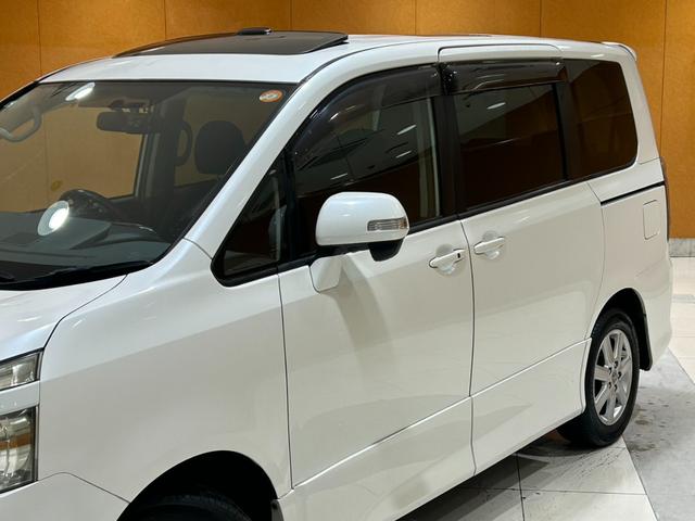 ヴォクシー ＺＳ　サンルーフ／両側電動スライドドア／ＥＴＣ／パドルシフト／純正ナビ／Ｂｌｕｅｔｏｏｔｈ／バックカメラ／ＨＩＤオートライト／純正ＡＷ（15枚目）