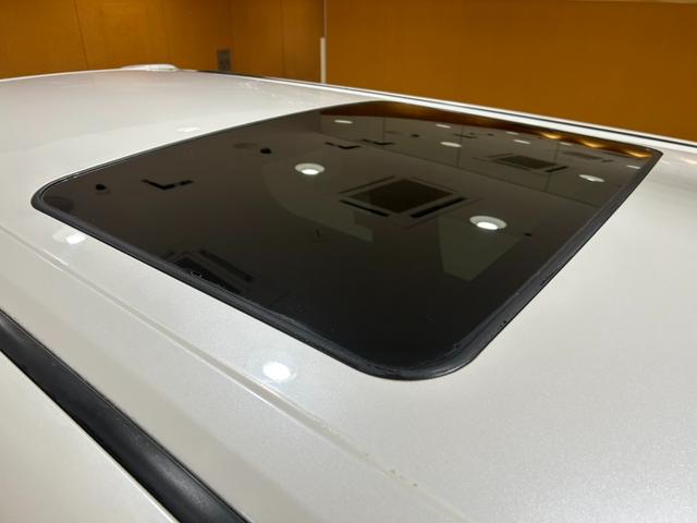 ヴォクシー ＺＳ　サンルーフ／両側電動スライドドア／ＥＴＣ／パドルシフト／純正ナビ／Ｂｌｕｅｔｏｏｔｈ／バックカメラ／ＨＩＤオートライト／純正ＡＷ（18枚目）