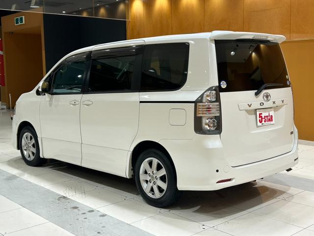 ヴォクシー ＺＳ　サンルーフ／両側電動スライドドア／ＥＴＣ／パドルシフト／純正ナビ／Ｂｌｕｅｔｏｏｔｈ／バックカメラ／ＨＩＤオートライト／純正ＡＷ（21枚目）