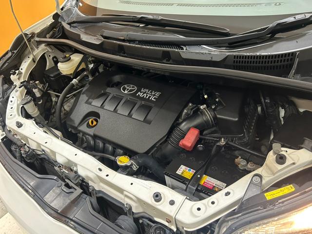 ヴォクシー ＺＳ　サンルーフ／両側電動スライドドア／ＥＴＣ／パドルシフト／純正ナビ／Ｂｌｕｅｔｏｏｔｈ／バックカメラ／ＨＩＤオートライト／純正ＡＷ（22枚目）