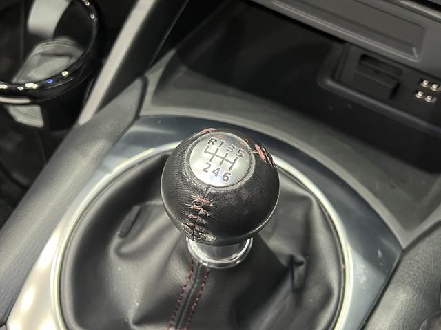 ロードスター Ｓスペシャルパッケージ　６速ＭＴ／社外エアロ／村上モータースダウンサス／ＨＫＳマフラー／トランクスポイラー／純正ナビ／Ｂｌｕｅｔｏｏｔｈ／地デジ／スマートキー／ＥＴＣ／ＬＥＤオートライト／純正ＡＷ（9枚目）