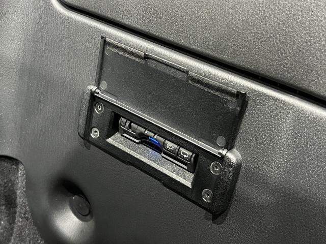 ロードスター Ｓスペシャルパッケージ　６速ＭＴ／社外エアロ／村上モータースダウンサス／ＨＫＳマフラー／トランクスポイラー／純正ナビ／Ｂｌｕｅｔｏｏｔｈ／地デジ／スマートキー／ＥＴＣ／ＬＥＤオートライト／純正ＡＷ（30枚目）