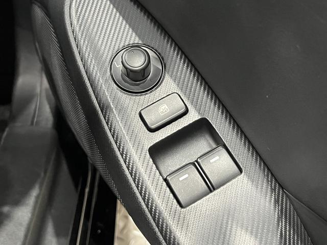 ロードスター Ｓスペシャルパッケージ　６速ＭＴ／社外エアロ／村上モータースダウンサス／ＨＫＳマフラー／トランクスポイラー／純正ナビ／Ｂｌｕｅｔｏｏｔｈ／地デジ／スマートキー／ＥＴＣ／ＬＥＤオートライト／純正ＡＷ（31枚目）