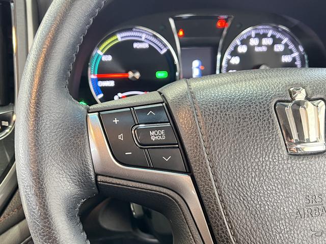 クラウンハイブリッド アスリートＳ　電動シート／シートヒーター／クルーズコントロール／ＥＴＣ／横滑り防止装置／ステアリングヒーター／純正ナビ／地デジ／Ｂｌｕｅｔｏｏｔｈ／バックカメラ／ＨＩＤオートライト／純正ＡＷ（19枚目）