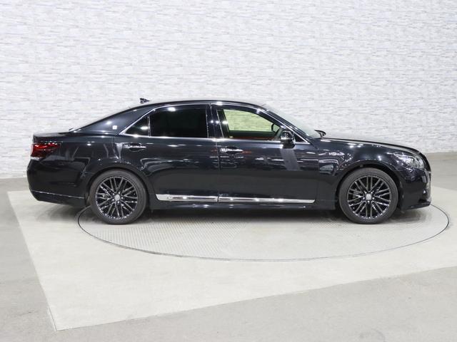 クラウンハイブリッド アスリートＳ　ブラックスタイル　１オーナー／ブラックスパッタリングＡＷ／トヨタプレミアムサウンド／レーダークルコン／クリアランスソナー／ステアリングヒーター／純正ナビ／バックカメラ／地デジ／ＨＩＤオートライト（9枚目）