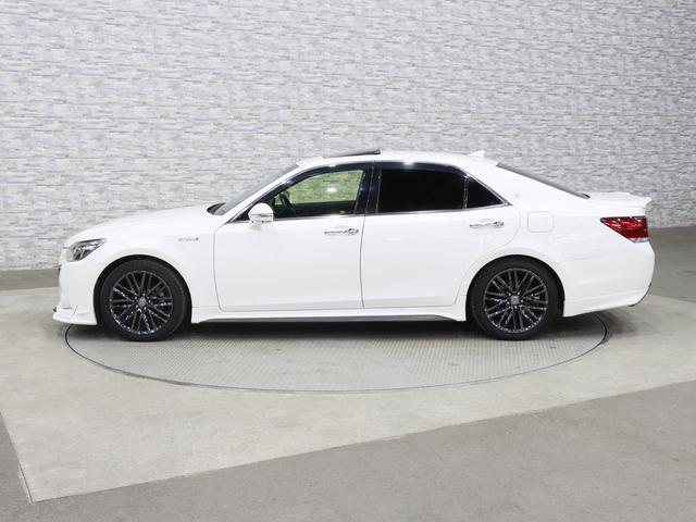 クラウンハイブリッド アスリートＧ　サンルーフ／社外フルエアロ／スパッタリング１８ＡＷ／黒本革電動メモリーシート／シートベンチレーション／クルーズコントロール／クリアランスソナー／オートマチックハイビーム／ステアリングヒーター／純正ナビ（12枚目）