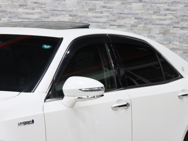 クラウンハイブリッド アスリートＧ　サンルーフ／社外フルエアロ／スパッタリング１８ＡＷ／黒本革電動メモリーシート／シートベンチレーション／クルーズコントロール／クリアランスソナー／オートマチックハイビーム／ステアリングヒーター／純正ナビ（17枚目）
