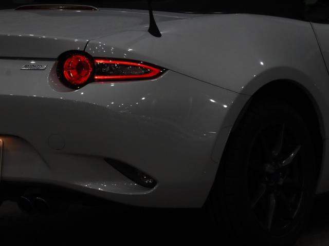 ロードスター Ｓスペシャルパッケージ　レーンアシスト／ＢＳＭ／ＲＣＴＡ／横滑り防止装置／パドルシフト／純正ナビ／Ｂｌｕｅｔｏｏｔｈ／バックカメラ／ＬＥＤオートライト／純正ＡＷ（12枚目）