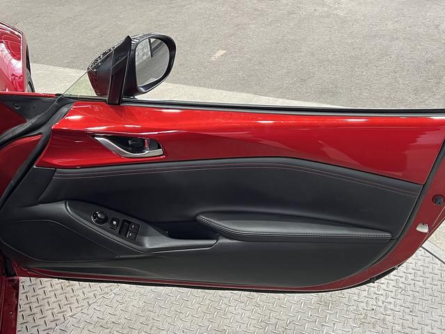 ロードスター Ｓスペシャルパッケージ　スマートキー／パドルシフト／横滑り防止装置／ＥＴＣ／純正ナビ／地デジ／Ｂｌｕｅｔｏｏｔｈ／バックカメラ／ＬＥＤオートライト／純正ＡＷ（27枚目）