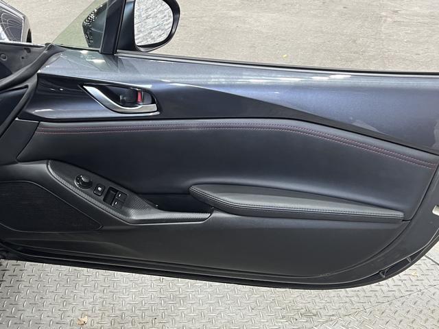 ロードスター S 6速MT/スマートキー/ETC/ヒルローンチアシスト/横滑り防止装置/革巻きステアリング/純正オーディオ/LEDヘッドライト/純正AW(25枚目)