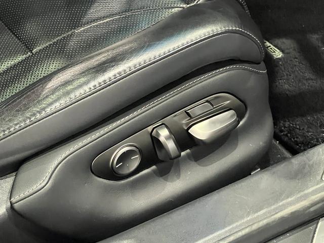 ＬＳ ＬＳ５００　Ｉパッケージ　サンルーフ／黒本革電動メモリーシート／シートベンチレーション／３眼ＬＥＤ／ＨＵＤ／レクサスセーフティシステム＋Ａ／レーダークルコン／アダプティブハイビーム／パノラミックビューモニター／純正ナビ（34枚目）