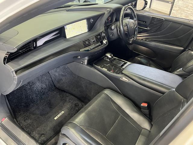 ＬＳ ＬＳ５００　Ｉパッケージ　サンルーフ／黒本革電動メモリーシート／シートベンチレーション／３眼ＬＥＤ／ＨＵＤ／レクサスセーフティシステム＋Ａ／レーダークルコン／アダプティブハイビーム／パノラミックビューモニター／純正ナビ（40枚目）