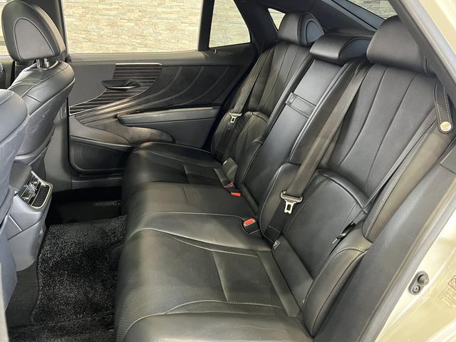 ＬＳ ＬＳ５００　Ｉパッケージ　サンルーフ／黒本革電動メモリーシート／シートベンチレーション／３眼ＬＥＤ／ＨＵＤ／レクサスセーフティシステム＋Ａ／レーダークルコン／アダプティブハイビーム／パノラミックビューモニター／純正ナビ（42枚目）