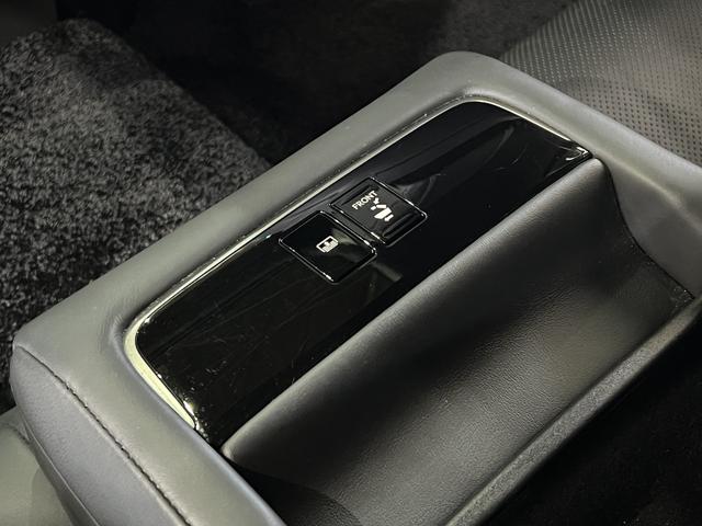 ＬＳ ＬＳ５００　Ｉパッケージ　サンルーフ／黒本革電動メモリーシート／シートベンチレーション／３眼ＬＥＤ／ＨＵＤ／レクサスセーフティシステム＋Ａ／レーダークルコン／アダプティブハイビーム／パノラミックビューモニター／純正ナビ（44枚目）