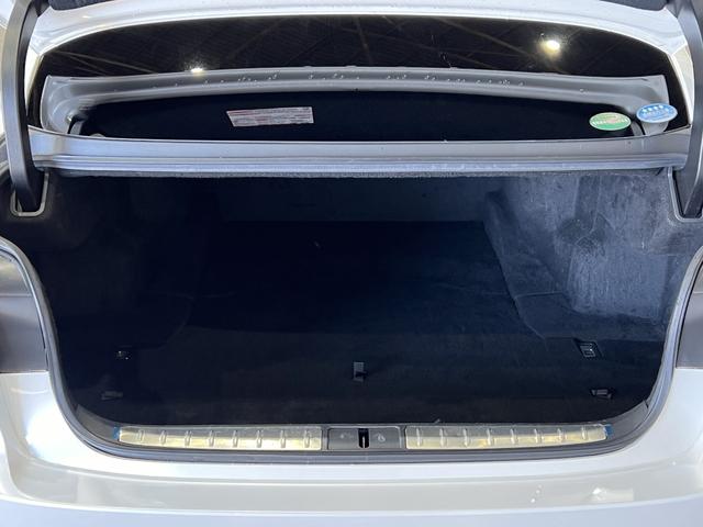 ＬＳ ＬＳ５００　Ｉパッケージ　サンルーフ／黒本革電動メモリーシート／シートベンチレーション／３眼ＬＥＤ／ＨＵＤ／レクサスセーフティシステム＋Ａ／レーダークルコン／アダプティブハイビーム／パノラミックビューモニター／純正ナビ（45枚目）