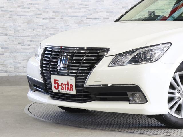 クラウンハイブリッド ロイヤルサルーン　電動シート／シートヒーター／レーダークルコン／クリアランスソナー／ＥＴＣ／ステアリングヒーター／純正ナビ／Ｂｌｕｅｔｏｏｔｈ／バックカメラ／地デジ／ＨＩＤオートライト／純正ＡＷ（16枚目）