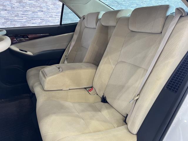 クラウンハイブリッド ロイヤルサルーン　電動シート／シートヒーター／レーダークルコン／クリアランスソナー／ＥＴＣ／ステアリングヒーター／純正ナビ／Ｂｌｕｅｔｏｏｔｈ／バックカメラ／地デジ／ＨＩＤオートライト／純正ＡＷ（34枚目）