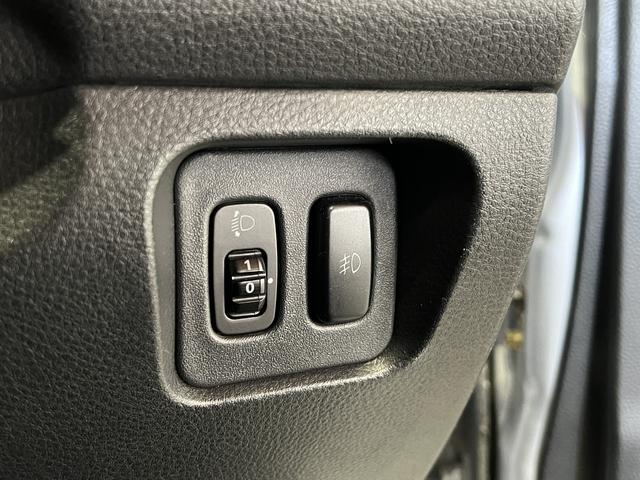 ランサー ＧＳＲエボリューションＶＩＩＩ　４ＷＤ／６速ＭＴ／ラリーアートマフラー／前後ブレンボキャリパー／純正レカロシート／Ｒスポイラー／社外ナビ／キーレス／ＥＴＣ／ＨＩＤヘッドライト／純正１７インチＡＷ（26枚目）