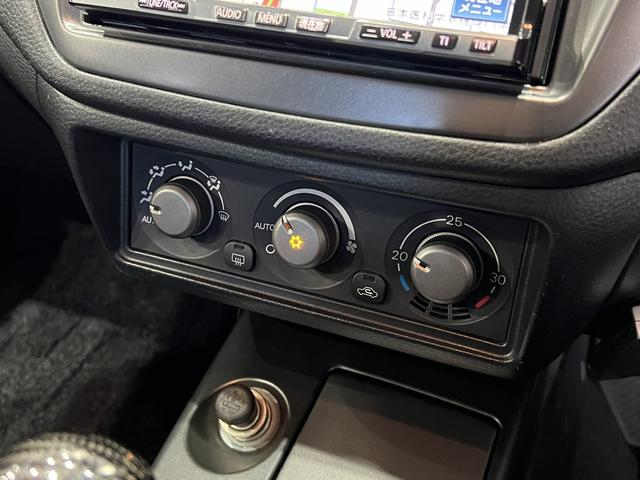 ランサー ＧＳＲエボリューションＶＩＩＩ　４ＷＤ／６速ＭＴ／ラリーアートマフラー／前後ブレンボキャリパー／純正レカロシート／Ｒスポイラー／社外ナビ／キーレス／ＥＴＣ／ＨＩＤヘッドライト／純正１７インチＡＷ（32枚目）