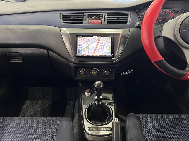 ランサー ＧＳＲエボリューションＶＩＩＩ　４ＷＤ／６速ＭＴ／ラリーアートマフラー／前後ブレンボキャリパー／純正レカロシート／Ｒスポイラー／社外ナビ／キーレス／ＥＴＣ／ＨＩＤヘッドライト／純正１７インチＡＷ（33枚目）