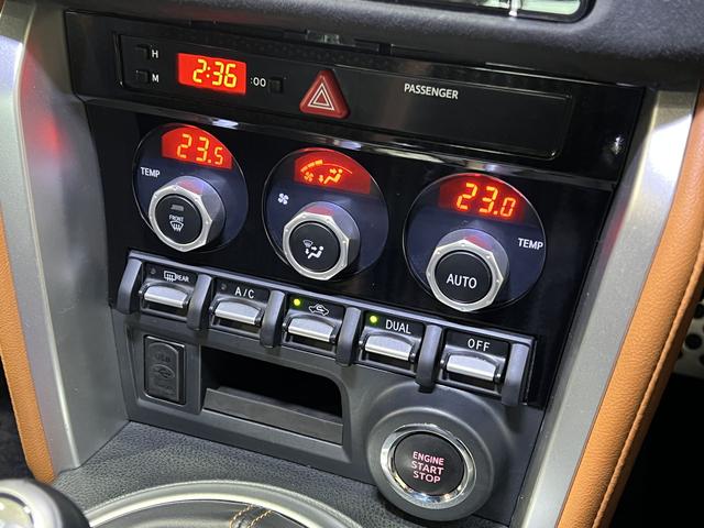 ８６ ＧＴリミテッド　ブラックパッケージ　後期／６速ＭＴ／前後ブレンボキャリパー／タン×黒ハーフ革／シートヒーター／純正ナビ／Ｂｌｕｅｔｏｏｔｈ／バックカメラ／ＴＲＡＣＫスイッチ／クルーズコントロール／スマートキー／ＥＴＣ／ＬＥＤオートライト（35枚目）