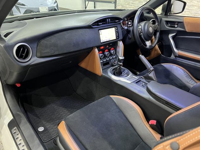 ８６ ＧＴリミテッド　ブラックパッケージ　後期／６速ＭＴ／前後ブレンボキャリパー／タン×黒ハーフ革／シートヒーター／純正ナビ／Ｂｌｕｅｔｏｏｔｈ／バックカメラ／ＴＲＡＣＫスイッチ／クルーズコントロール／スマートキー／ＥＴＣ／ＬＥＤオートライト（40枚目）