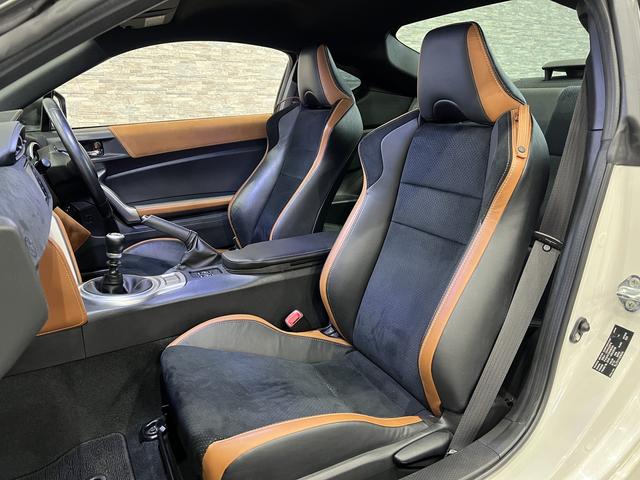 ８６ ＧＴリミテッド　ブラックパッケージ　後期／６速ＭＴ／前後ブレンボキャリパー／タン×黒ハーフ革／シートヒーター／純正ナビ／Ｂｌｕｅｔｏｏｔｈ／バックカメラ／ＴＲＡＣＫスイッチ／クルーズコントロール／スマートキー／ＥＴＣ／ＬＥＤオートライト（41枚目）