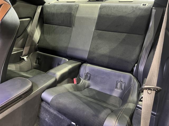 ８６ ＧＴリミテッド　ブラックパッケージ　後期／６速ＭＴ／前後ブレンボキャリパー／タン×黒ハーフ革／シートヒーター／純正ナビ／Ｂｌｕｅｔｏｏｔｈ／バックカメラ／ＴＲＡＣＫスイッチ／クルーズコントロール／スマートキー／ＥＴＣ／ＬＥＤオートライト（42枚目）