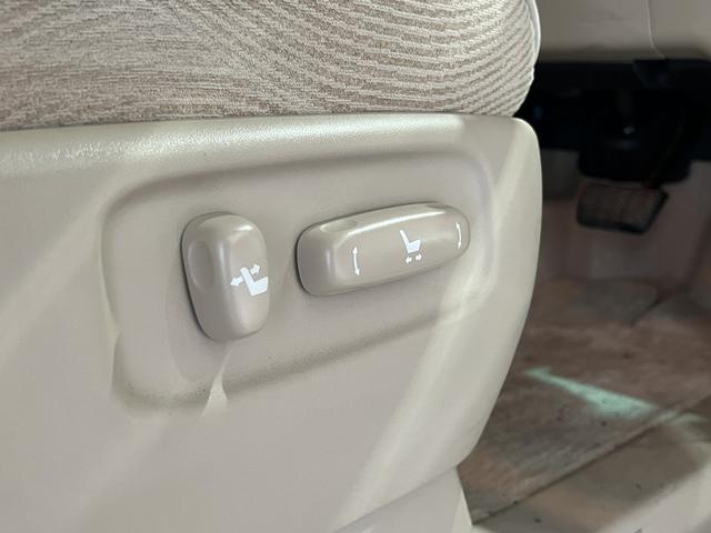 アルファード ３５０Ｇ　１オーナー／４ＷＤ／トヨタプレミアムサウンド／フリップダウンモニター／電動シート／両側電動スライドドア／クルーズコントロール／クリアランスソナー／１００Ｖ電源／純正ナビ／バックカメラ／純正ＡＷ（8枚目）