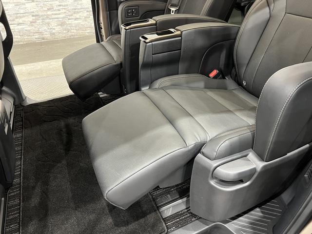 アルファードハイブリッド Ｚ　４ＷＤ／合皮電動メモリーシート／シートベンチレーション／３眼ＬＥＤ／トヨタセーフティセンス／デジタルインナーミラー／レーダークルコン／ワイヤレス充電／パノラミックビューモニター／純正ＡＷ（9枚目）