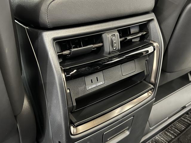 アルファードハイブリッド Ｚ　４ＷＤ／合皮電動メモリーシート／シートベンチレーション／３眼ＬＥＤ／トヨタセーフティセンス／デジタルインナーミラー／レーダークルコン／ワイヤレス充電／パノラミックビューモニター／純正ＡＷ（36枚目）