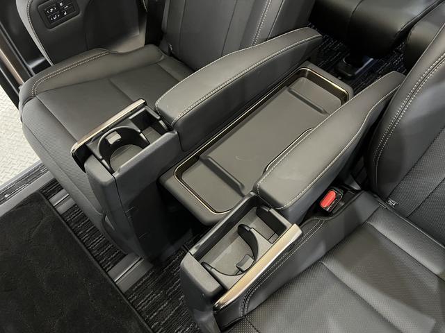 アルファードハイブリッド Ｚ　４ＷＤ／合皮電動メモリーシート／シートベンチレーション／３眼ＬＥＤ／トヨタセーフティセンス／デジタルインナーミラー／レーダークルコン／ワイヤレス充電／パノラミックビューモニター／純正ＡＷ（39枚目）