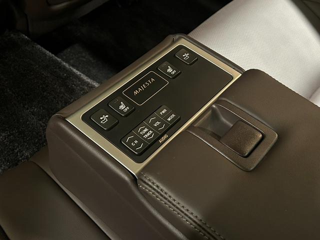 クラウンマジェスタ Ａタイプ　Ｌパッケージ　サンルーフ／黒本革シート／クルーズコントロール／スマートキー／ＥＴＣ／横滑り防止装置／電動チルト＆テレスコピック／純正ナビ／バックカメラ／ＨＩＤオートライト／純正ＡＷ（28枚目）