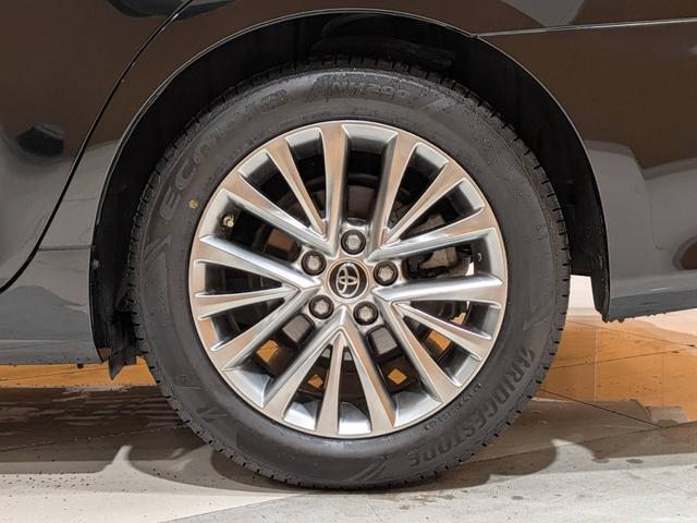 カムリ ハイブリッド　Ｇパッケージ・プレミアムブラック　半革シート／レーダークルコン／クリアランスソナー／レーンアシスト／ＢＳＭ／純正ナビ／バックカメラ／地デジ／ＬＥＤオート／純正ＡＷ／Ｄ記録簿有（13枚目）