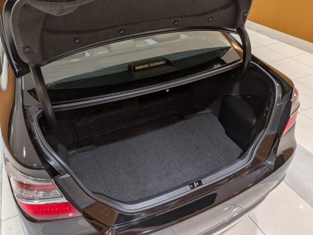 カムリ ハイブリッド　Ｇパッケージ・プレミアムブラック　半革シート／レーダークルコン／クリアランスソナー／レーンアシスト／ＢＳＭ／純正ナビ／バックカメラ／地デジ／ＬＥＤオート／純正ＡＷ／Ｄ記録簿有（17枚目）