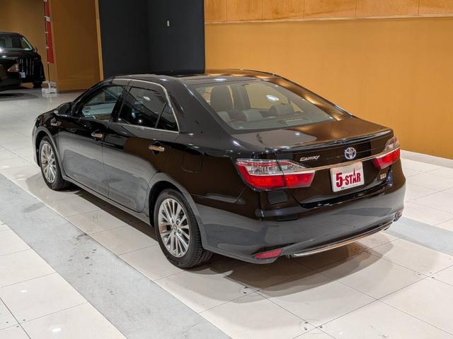 カムリ ハイブリッド　Ｇパッケージ・プレミアムブラック　半革シート／レーダークルコン／クリアランスソナー／レーンアシスト／ＢＳＭ／純正ナビ／バックカメラ／地デジ／ＬＥＤオート／純正ＡＷ／Ｄ記録簿有（20枚目）