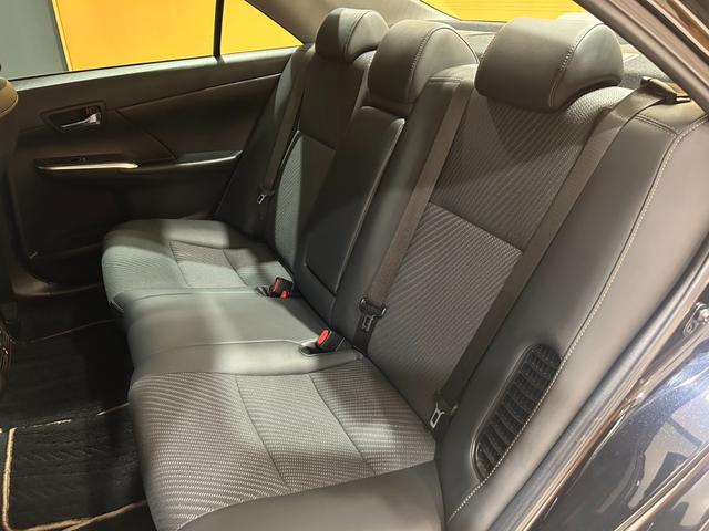 カムリ ハイブリッド　Ｇパッケージ・プレミアムブラック　半革シート／レーダークルコン／クリアランスソナー／レーンアシスト／ＢＳＭ／純正ナビ／バックカメラ／地デジ／ＬＥＤオート／純正ＡＷ／Ｄ記録簿有（25枚目）