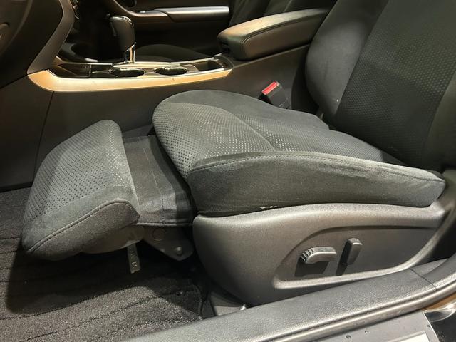 ティアナ ＸＬ　電動シート／スマートキー／ＥＴＣ／純正ナビ／地デジ／バックカメラ／純正１８ＡＷ／ＨＩＤヘッドライト（7枚目）