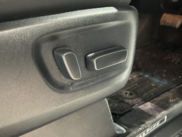 ヴェルファイア 2.5Z Gエディション 後期/4WD/アドミレイションエアロ/革電動メモリーシート/エアシート/トヨタセーフティセンス/レーダークルコン/クリアランスソナー/レーンアシスト/ステアリングヒーター/ナビ/バックカメラ/純正AW(30枚目)