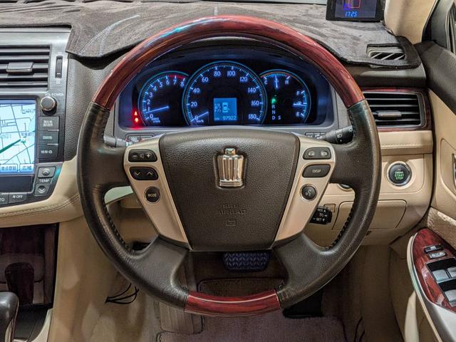 クラウン ロイヤルサルーン　モデリスタエアロ／ＴＥＩＮ車高調／電動シート／クルーズコントロール／ＥＴＣ／純正ナビ／地デジ／バックカメラ／ＨＩＤオートライト（29枚目）