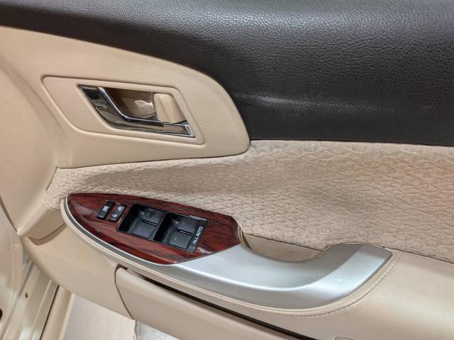 クラウン ロイヤルサルーン　モデリスタエアロ／ＴＥＩＮ車高調／電動シート／クルーズコントロール／ＥＴＣ／純正ナビ／地デジ／バックカメラ／ＨＩＤオートライト（39枚目）