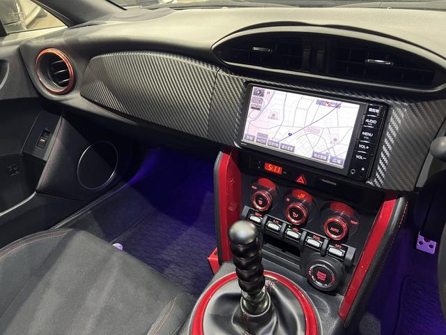 86 GT 6速MT/TOM’sエアロ&マフラー/TEIN車高調/RAYS18AW(57CR)/momoステアリング/スマートキー/ETC/横滑り防止装置/純正ナビ/Bluetooth/地デジ/LEDオートライト(30枚目)
