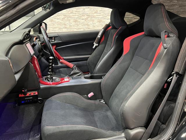 86 GT 6速MT/TOM’sエアロ&マフラー/TEIN車高調/RAYS18AW(57CR)/momoステアリング/スマートキー/ETC/横滑り防止装置/純正ナビ/Bluetooth/地デジ/LEDオートライト(39枚目)