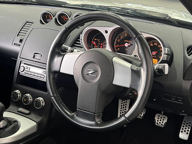 フェアレディZ ベースグレード 6速MT/パワーステアリング/電動格納ミラー/フルオートエアコン/純正オーディオ/CD&MD再生可/HIDヘッドライト/純正AW(21枚目)