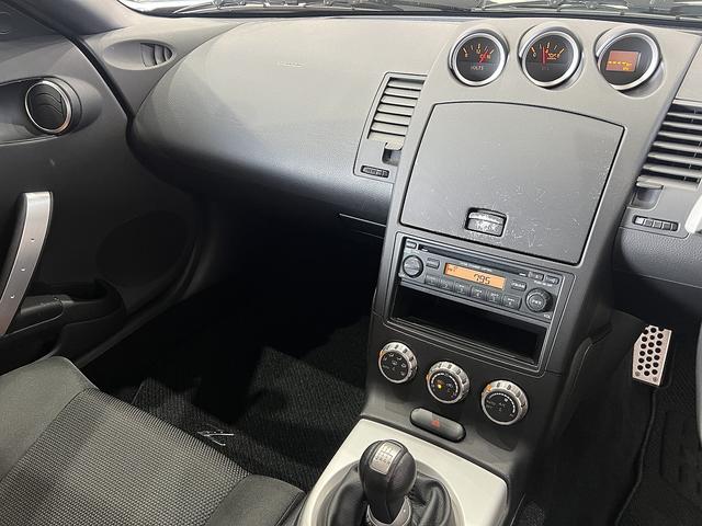 フェアレディZ ベースグレード 6速MT/パワーステアリング/電動格納ミラー/フルオートエアコン/純正オーディオ/CD&MD再生可/HIDヘッドライト/純正AW(27枚目)