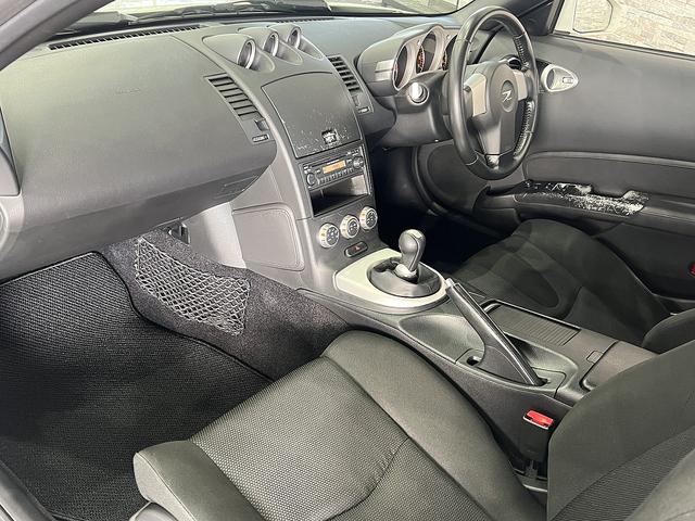 フェアレディZ ベースグレード 6速MT/パワーステアリング/電動格納ミラー/フルオートエアコン/純正オーディオ/CD&MD再生可/HIDヘッドライト/純正AW(29枚目)