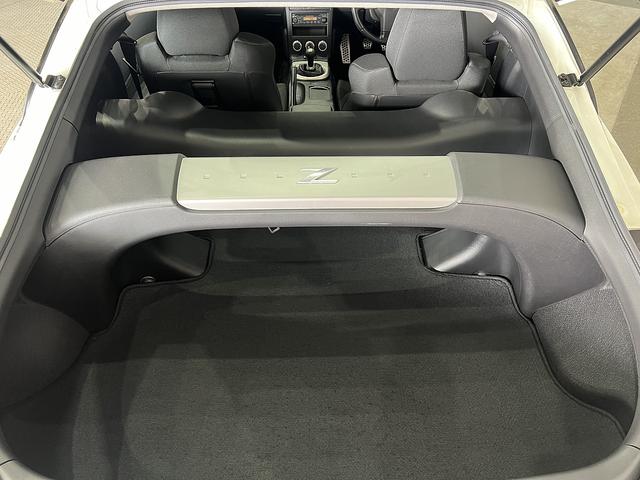 フェアレディZ ベースグレード 6速MT/パワーステアリング/電動格納ミラー/フルオートエアコン/純正オーディオ/CD&MD再生可/HIDヘッドライト/純正AW(31枚目)